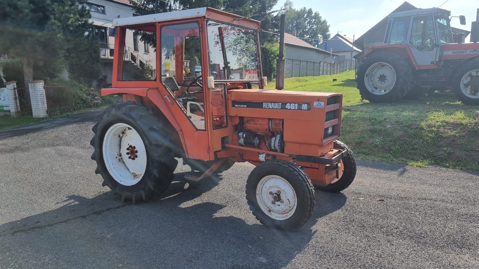 Traktor Renault 461M