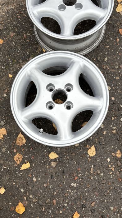 Felgi koła do Poloneza FSO 4x98 5J et 29 oryginalne 5-ramienne