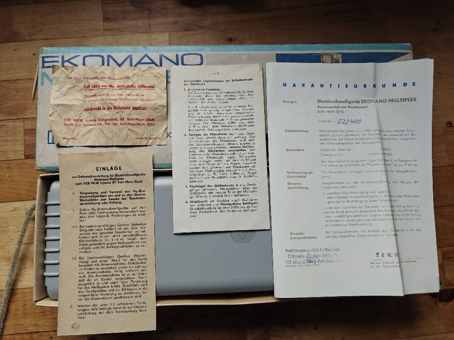 Cisnieniomierz ddr prl zabytkowy rok 88