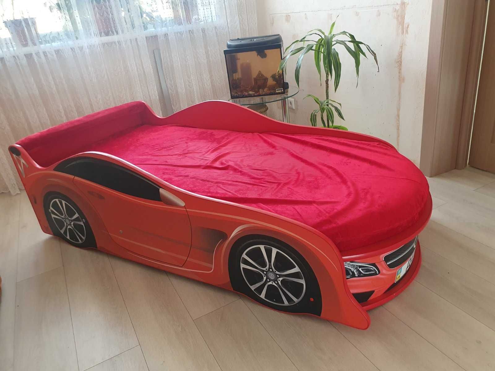 Дитяче ліжко-машина червоний Mersedes, 80×190, відмінний стан.