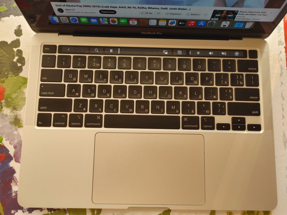 MacBook Pro 13 A2251  i5 ram 16gb /ssd 1tb