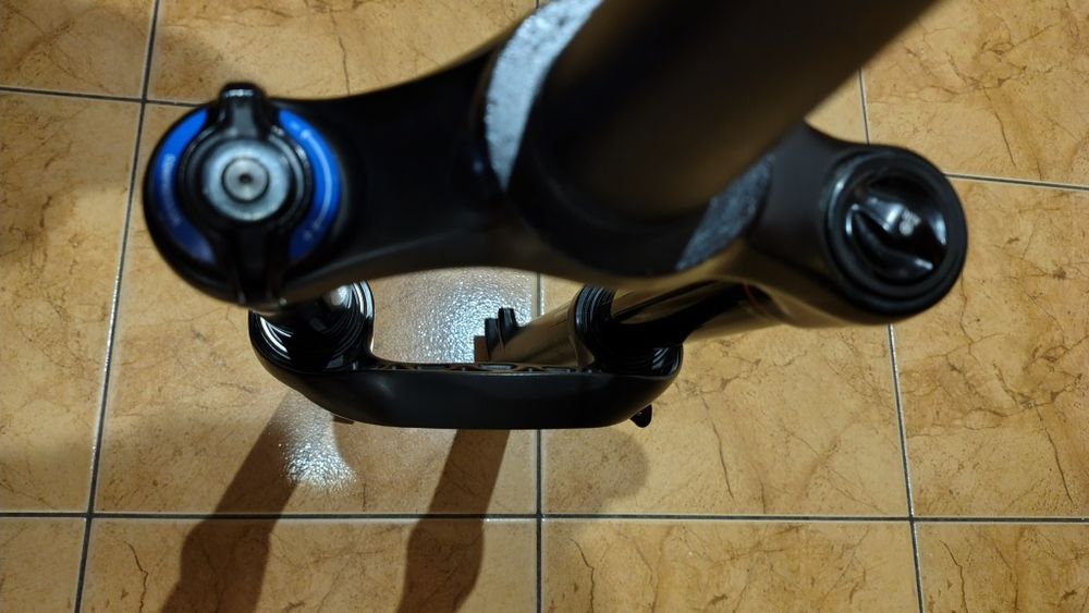 Amortyzator rowery Rock Shox Yari 160 RC 29 DebonAir