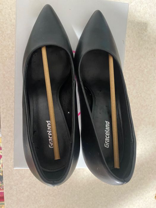 Жіночі туфлі класика 37 р