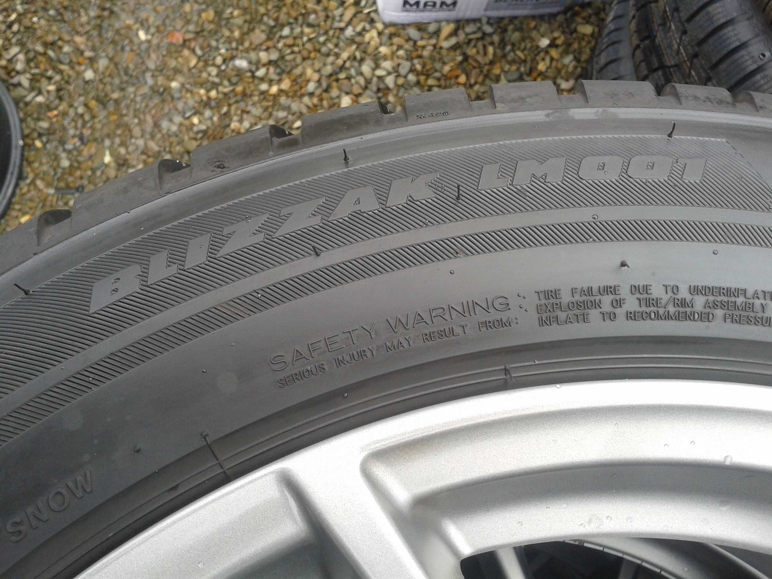 opony r18 brigestone 235 55 blizzak lm001 mielec 2023rok 4szt kpl 100h