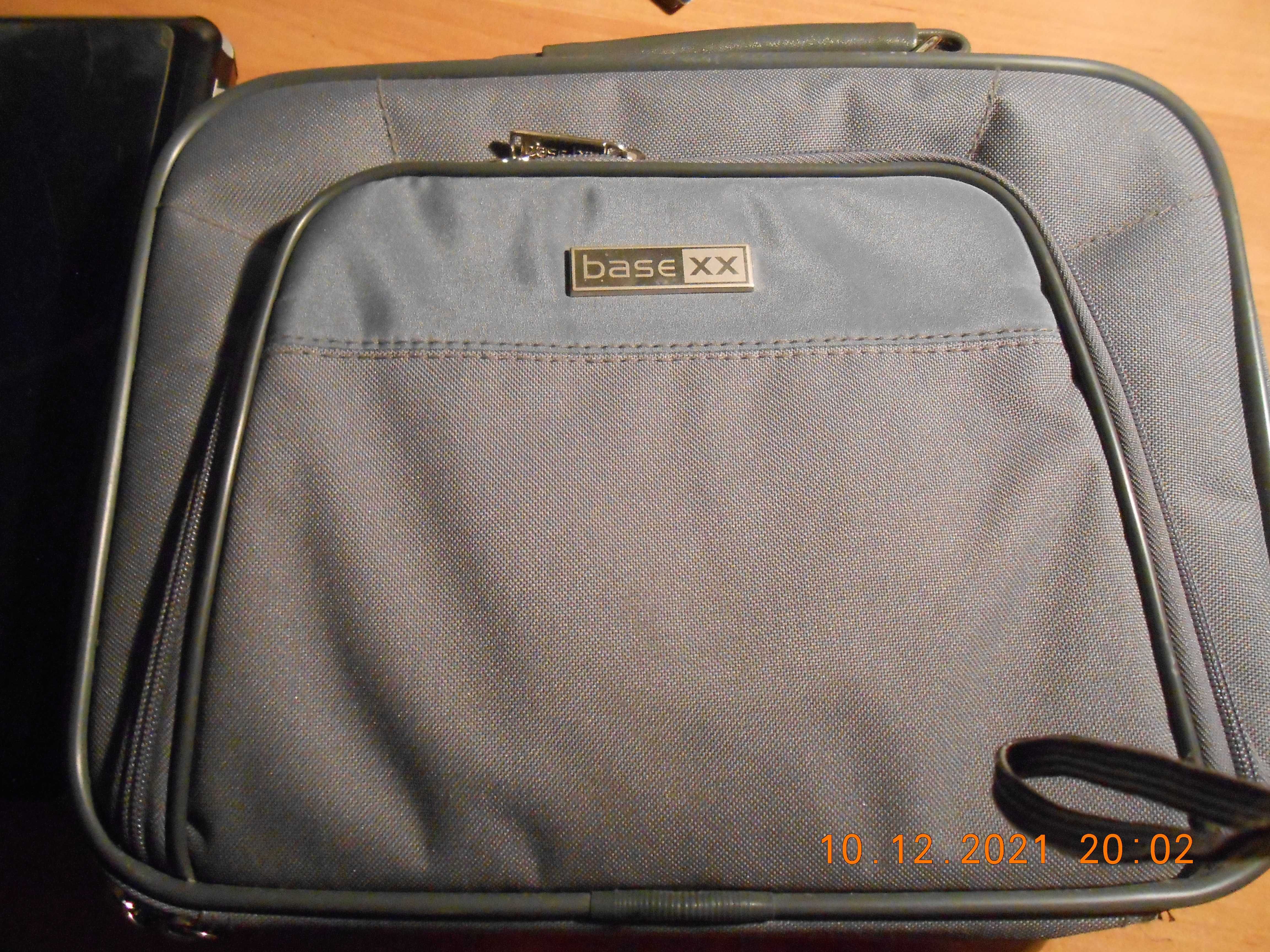 torba na laptopa !0 cali Base XX