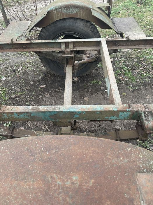 Одноосний прицеп для трактора