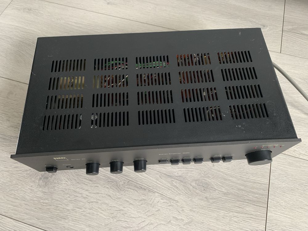 Wzmacniacz NAD3020