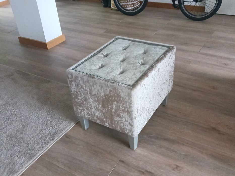 Mesa de  apoio veludo com vidro