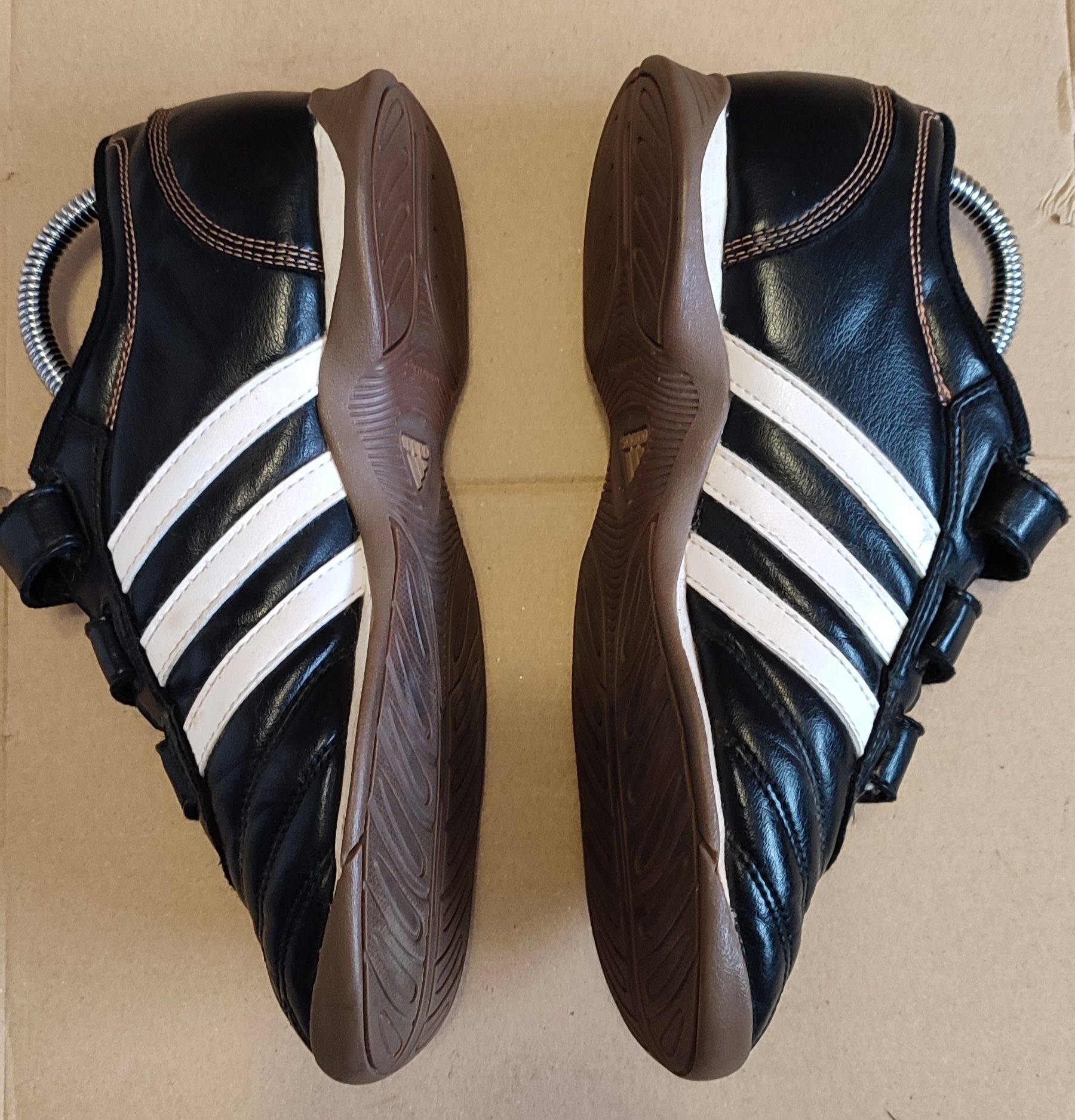 Футзалки кросівки adidas non marking розмір 38 шкіра.