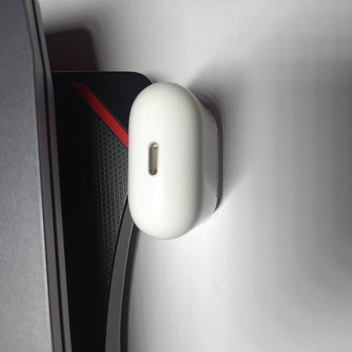 Кейс для наушников airpods 2 оригинал.