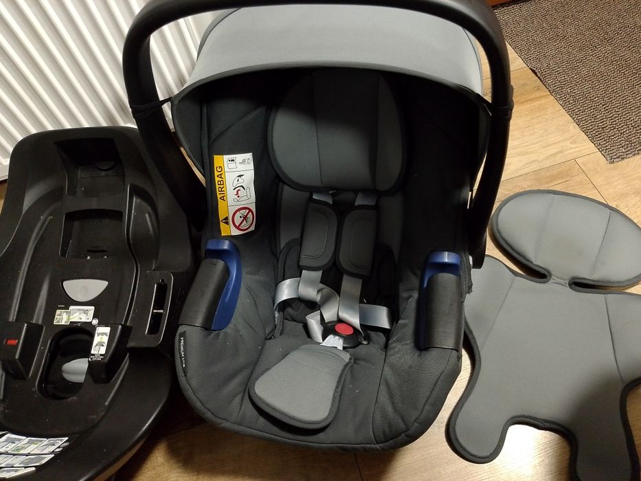 Fotelik , baza plus wkładka dla niemowlaka