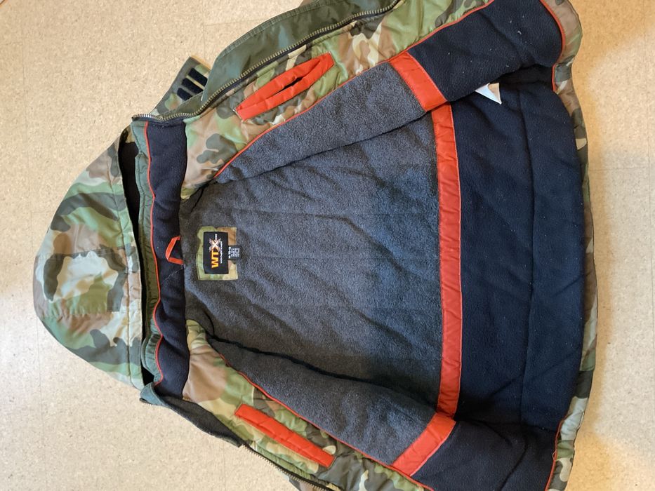 Тепла куртка на хлопця 10—12р