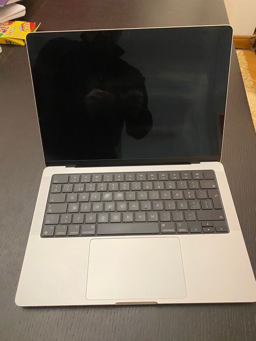 Macbook Pro 14’ M3 8GB/512GB