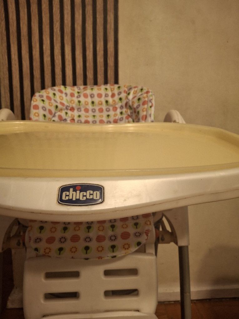 Cadeira  chicco da para menina  ou rapaz