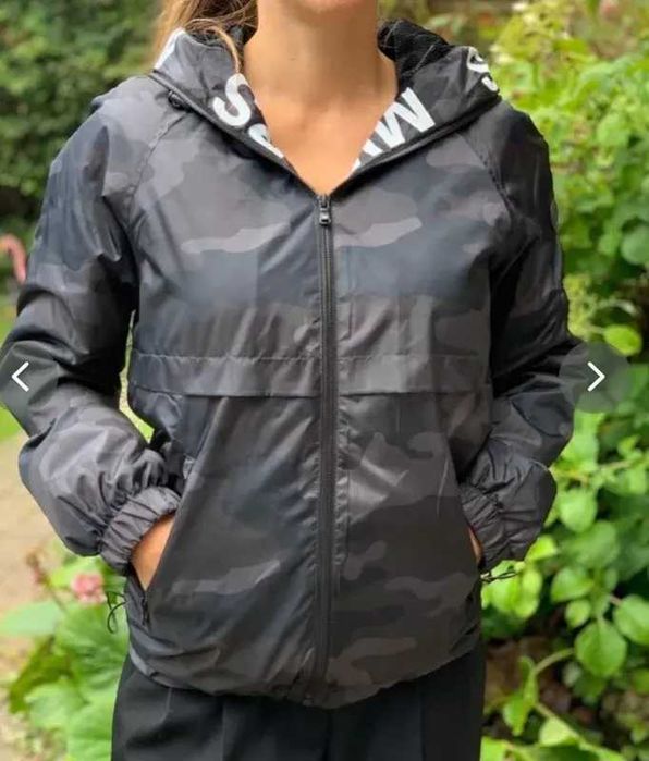 Куртка ветровка на флисе р м michael kors size m новая