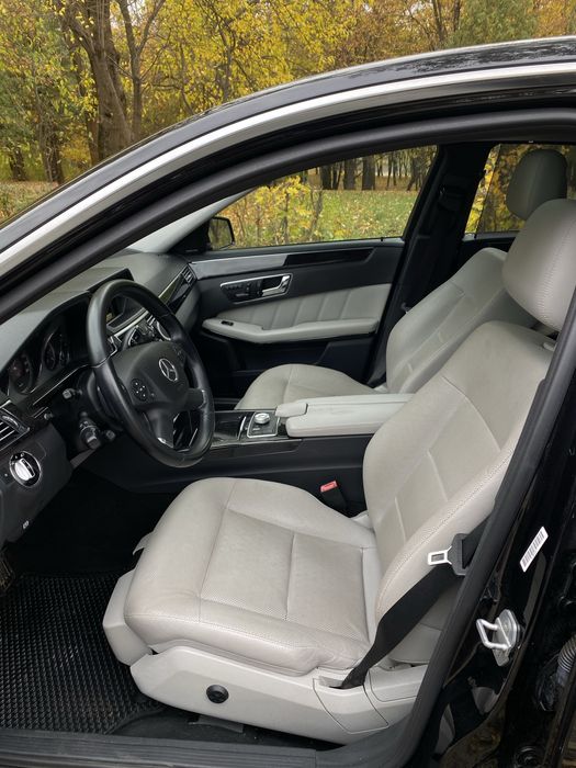 Mercedes Benz E350 повний привід 2010 рік
