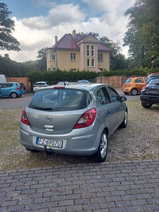 Opel Corsa 1,2 benz. 2010 r