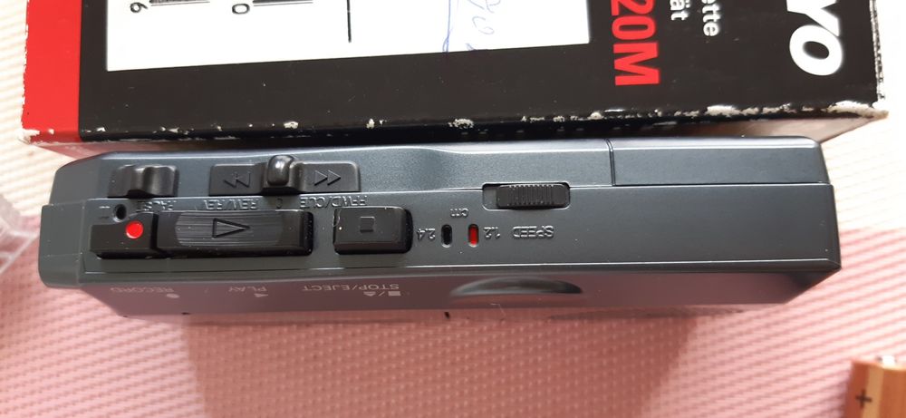 Gravador Sanyo com micro cassate