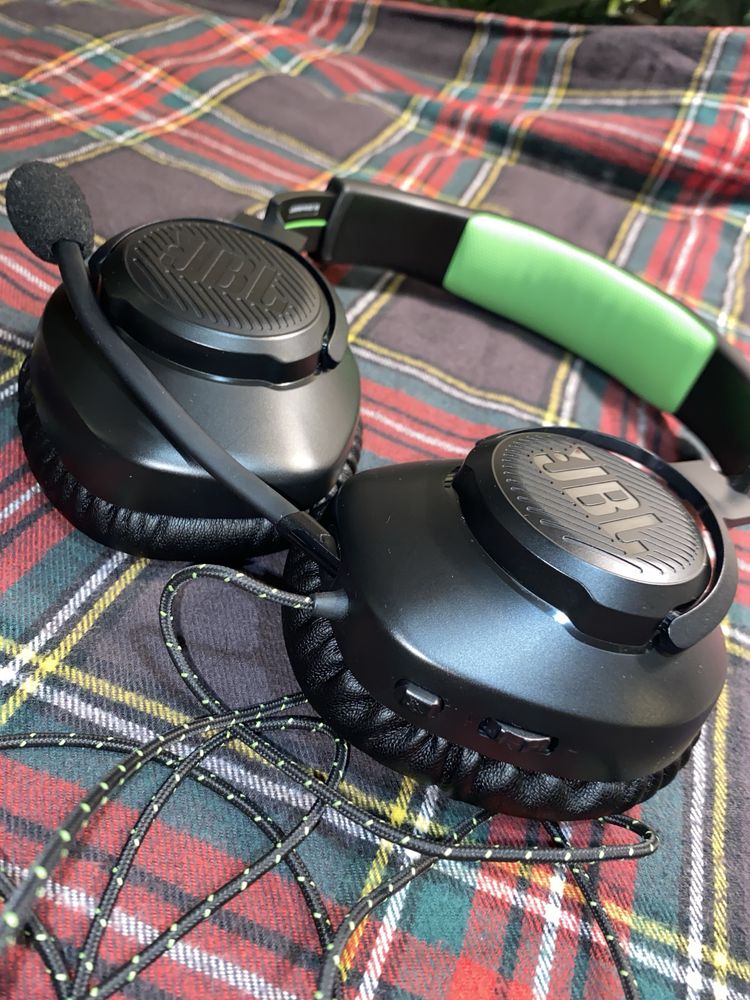 Fones gamer Jbl quantum 100X