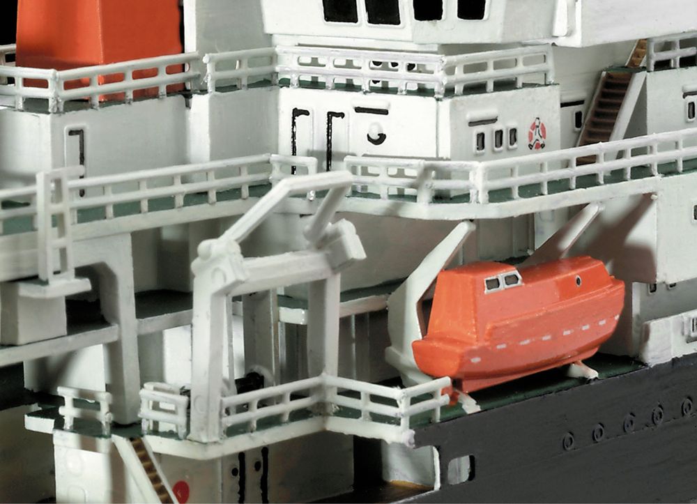 Model do sklejania Revell 05218 statek GERM. RESEARCH VESSEL METEO