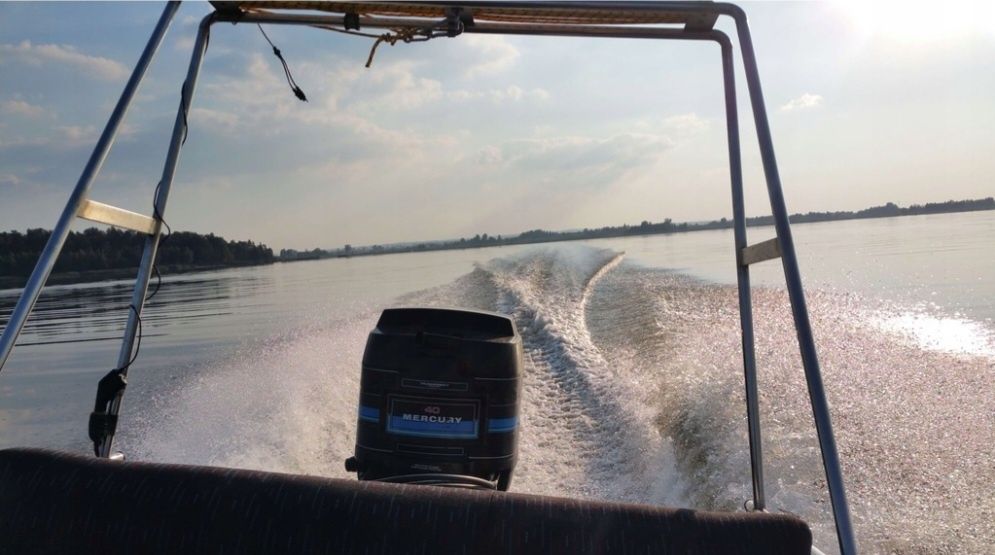 Motorówka fiberline g 10 silnik mercury 40 , zestaw z przyczepką
