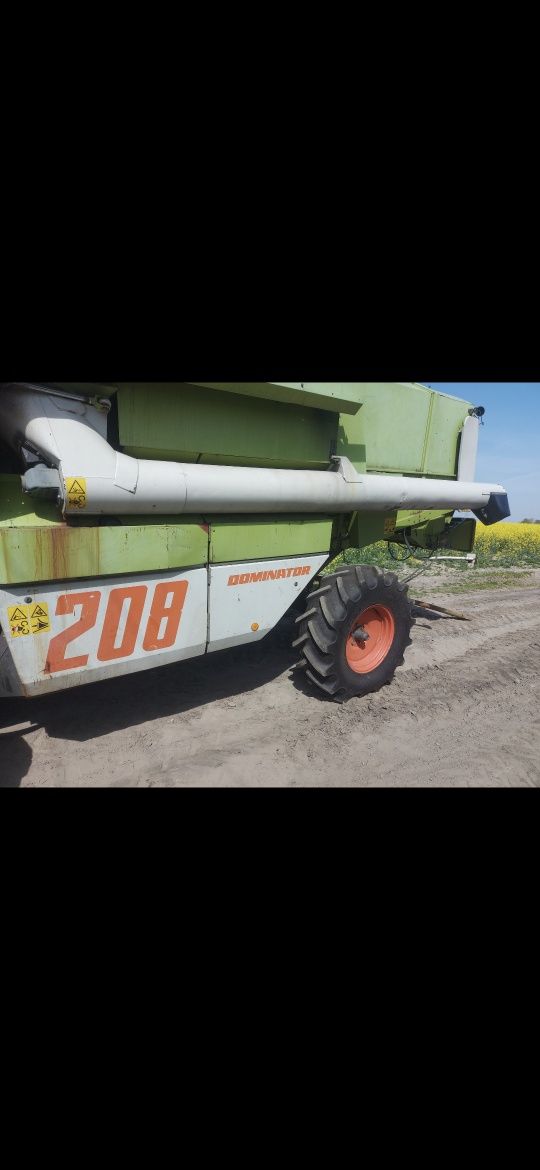 Kombajn claas dominator 208 mega części osłona podajnika