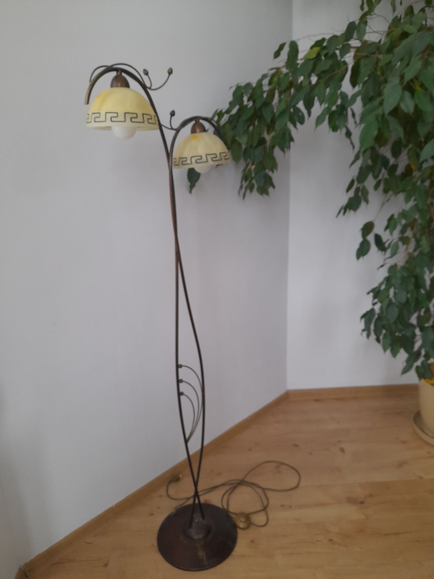 Lampa stojąca duża stylizowana