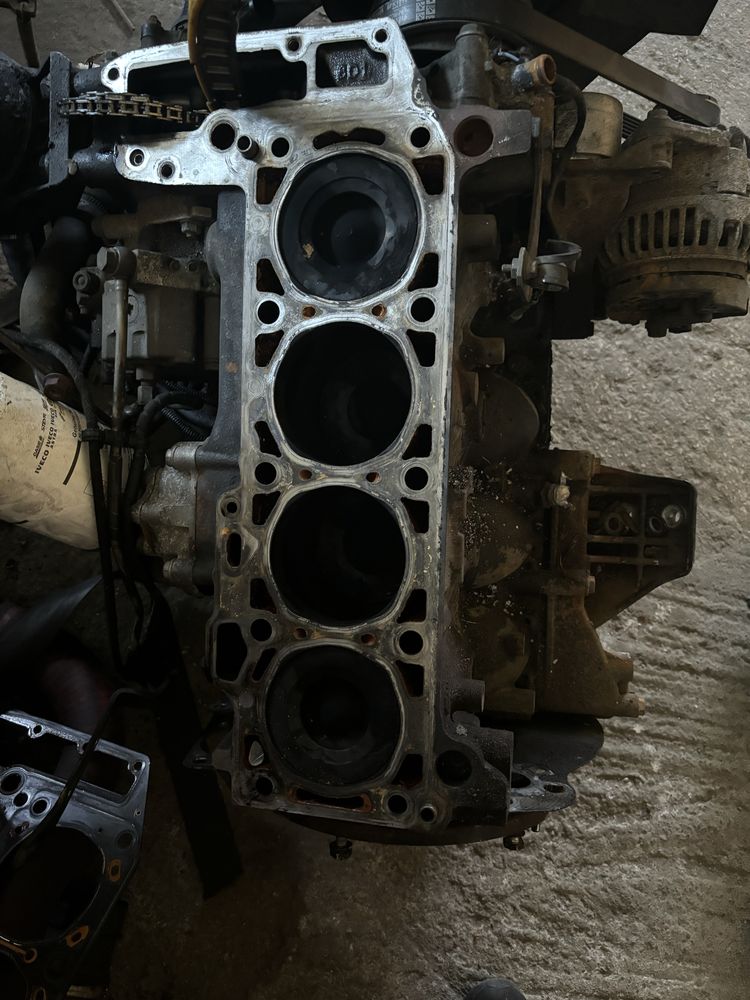 Низ двигуна iveco Daily E4 3.0 HPT 35c18 пеньок блок мотор двигатель