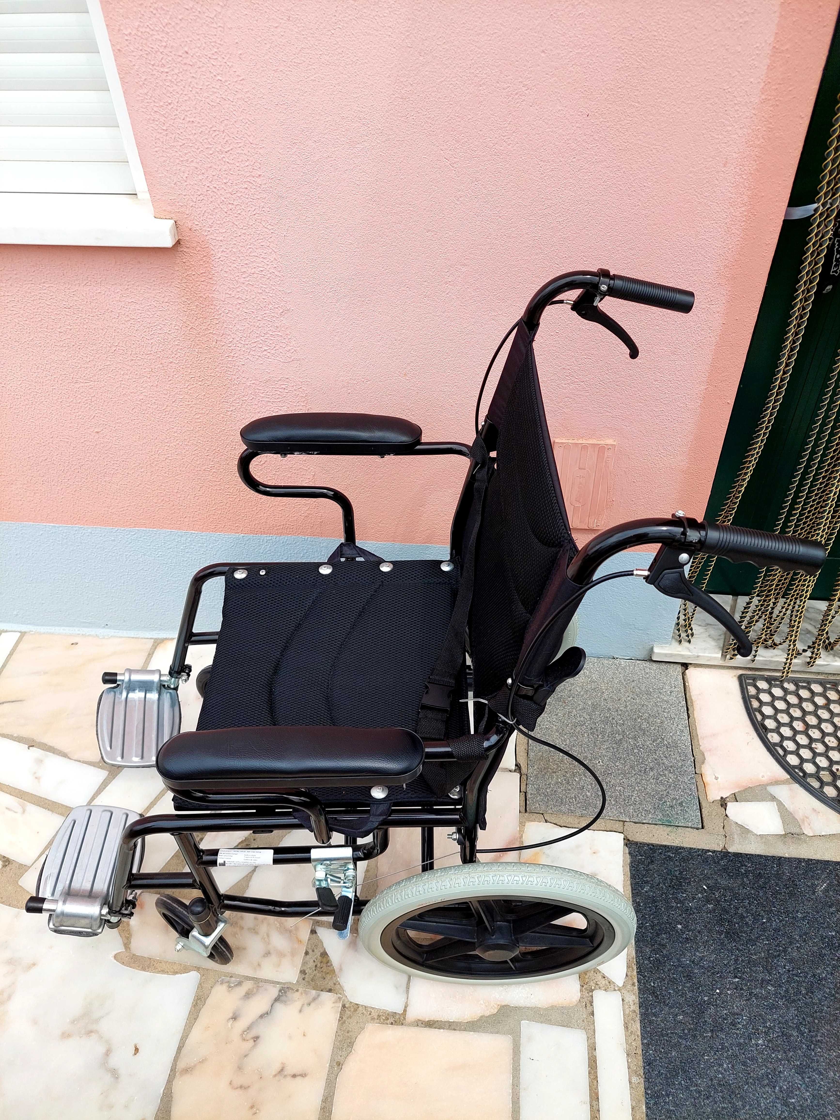 Cadeira de Rodas dobrável
