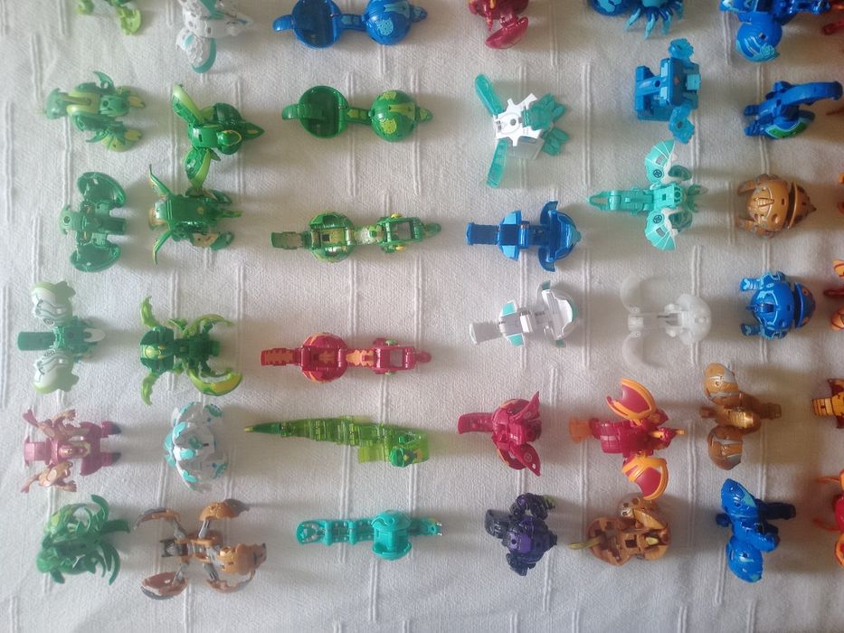Bakugan vários modelos
