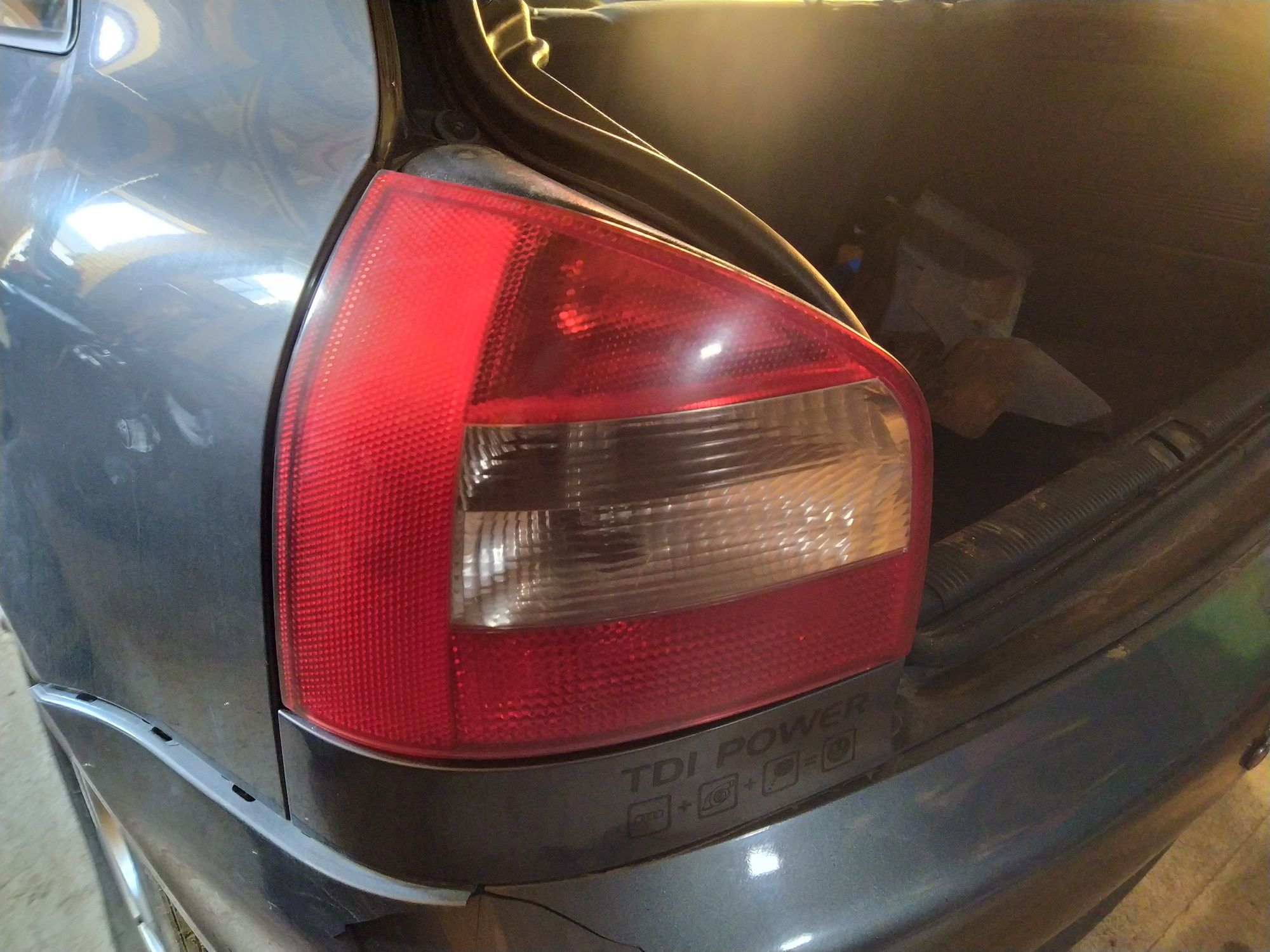 Audi a3 8l lampy tył przedlift polift