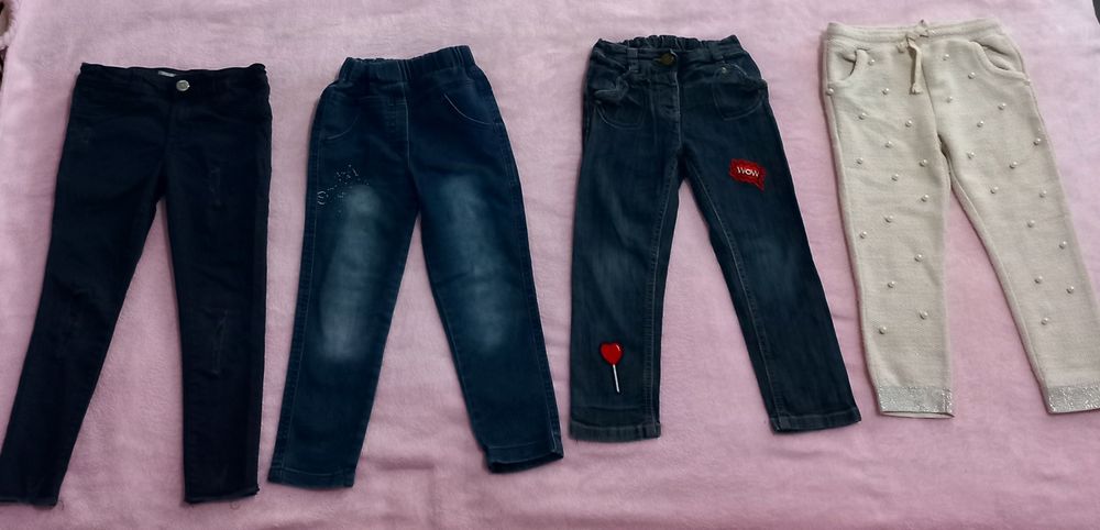 Продам джинси на дівчинку 4-5 років