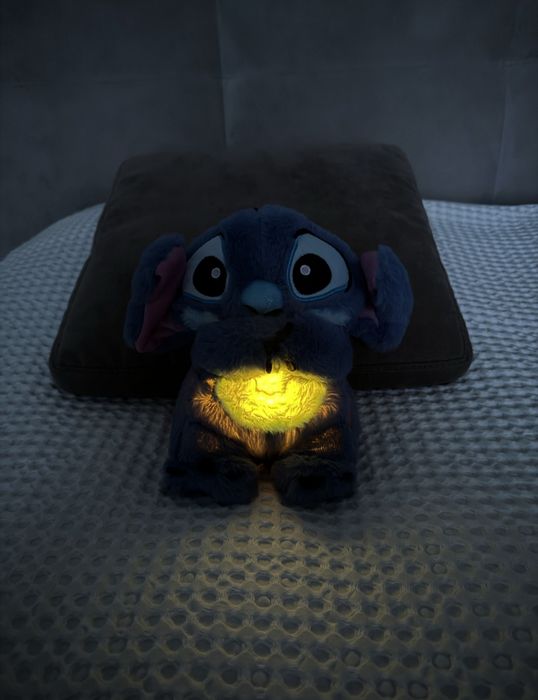 НОВА Дихаюча іграшка Стіч подарунок для дівчини куб тюльпанів ведмедик