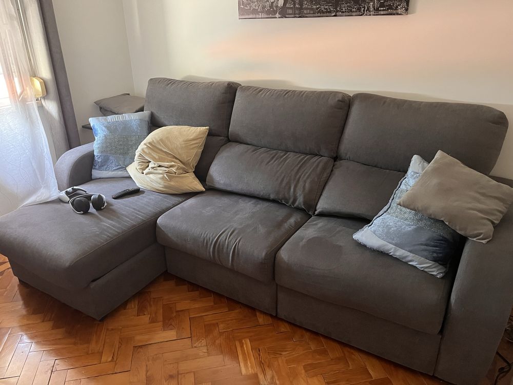 Sofa cinzento escuro