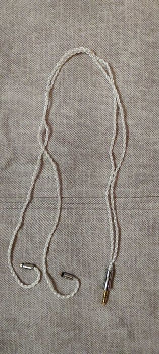 Кабель навушників балансний чисте срібло.