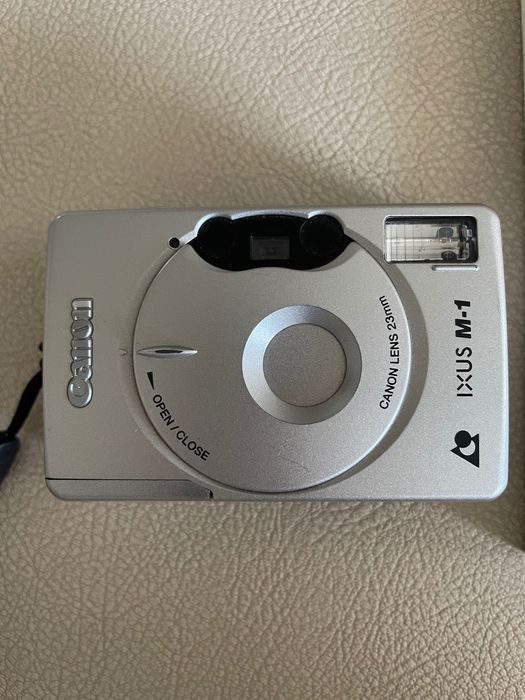 Máquina fotográfica CANON Ixus