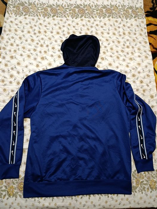 Продам мужскую спортивную кофту Nike Sportswear Repeat  Swoosh