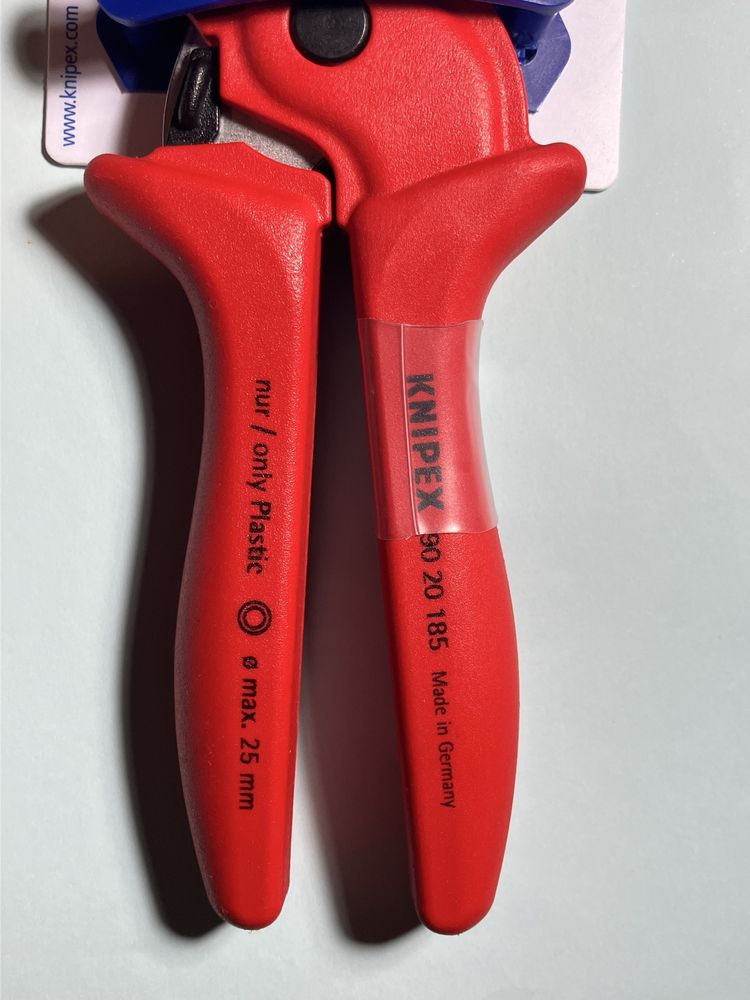 Alicate Knipex corta-tubos