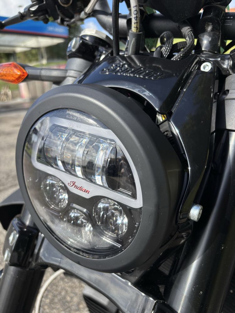 Indian FTR 1200 - com 700km