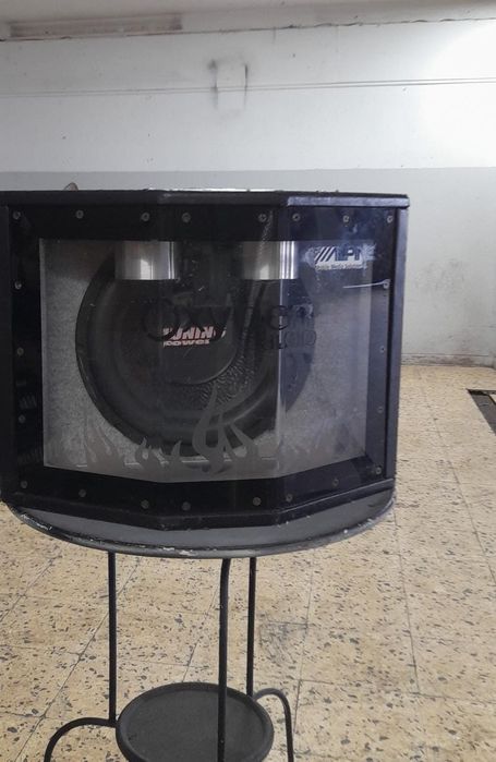 Som subwoofer impecável caixa