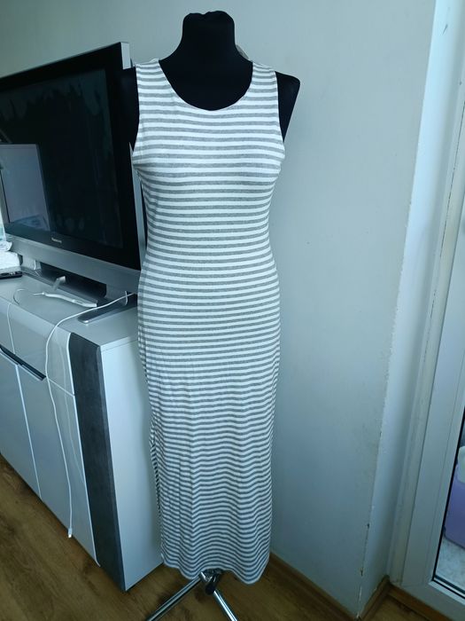 Nowa długa maxi sukienka z rozcięciem rozmiar S/M