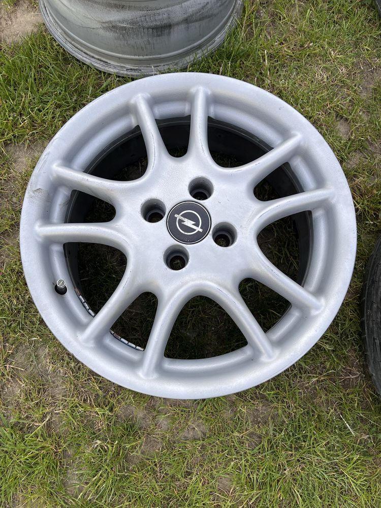 Felgi 16 4x100 opel astra corsa +2 opony