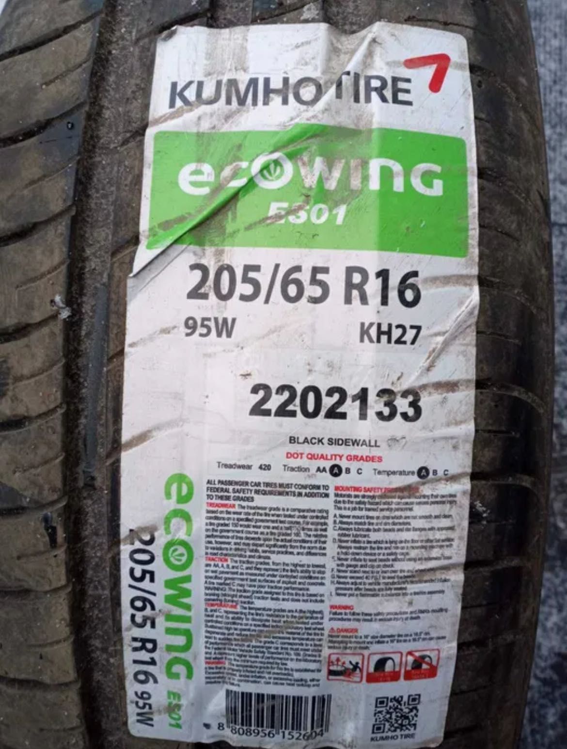 205\65\16 Kumho Tire 
185\65\15 - Rosava
