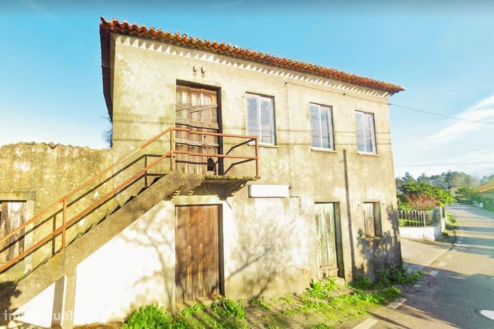 Moradia T1 para reabilitar na Pedralva, Anadia