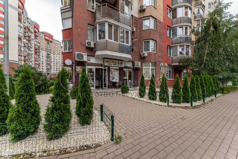 Продажа комерции (175м2) ЖК Лико Град , арендатор 9.8 лет  , Голосеево