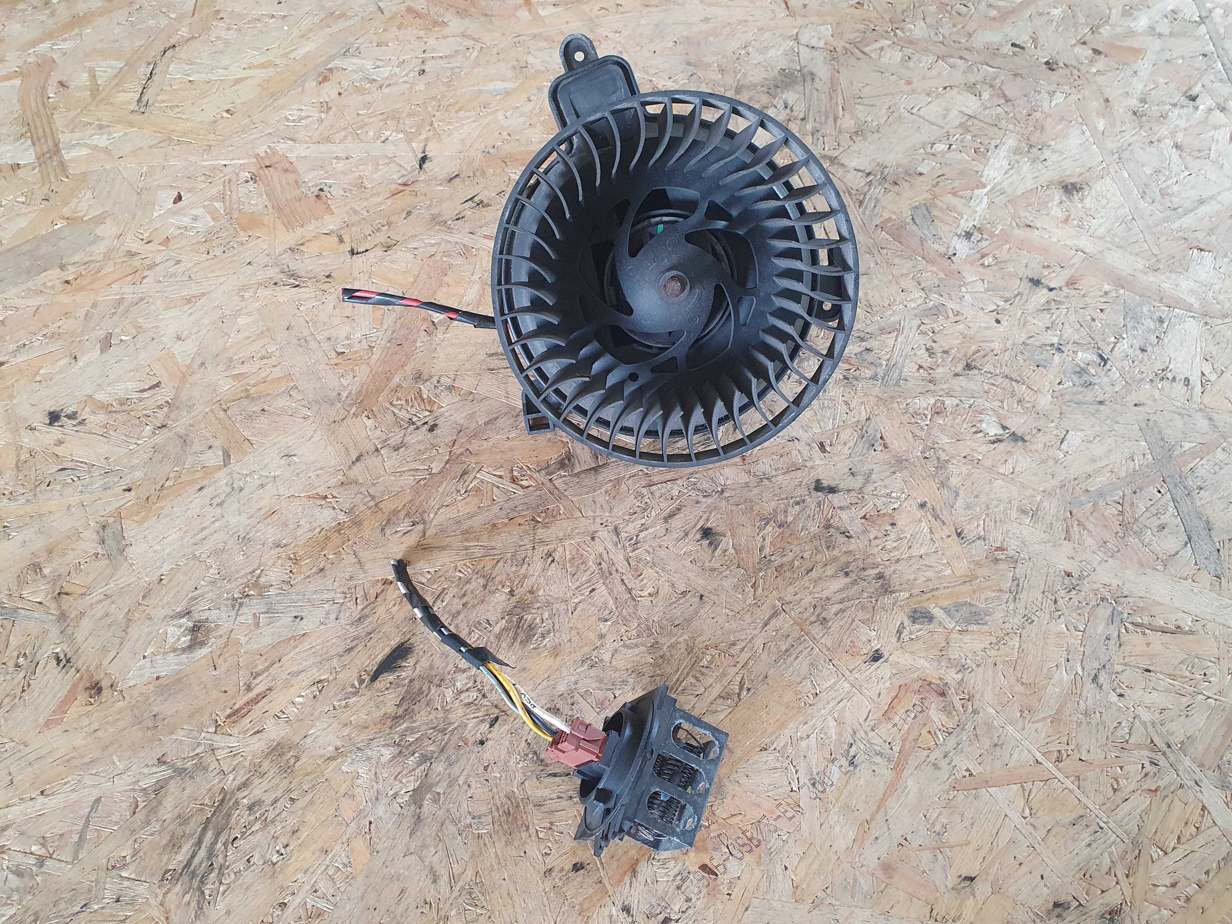 Wentylator dmuchawa nawiewu kabiny rezystor Citroen Berlingo 05r 1.9d