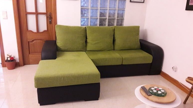 Sofá chaise loung.