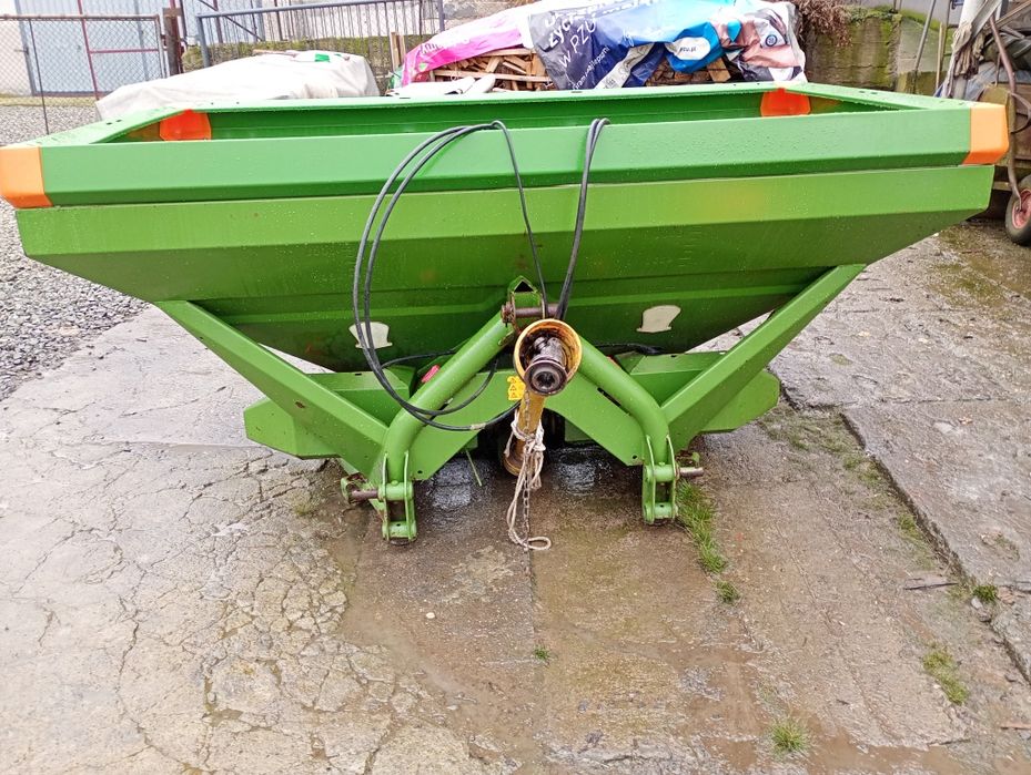 Rozsiewacz nawozów Amazone