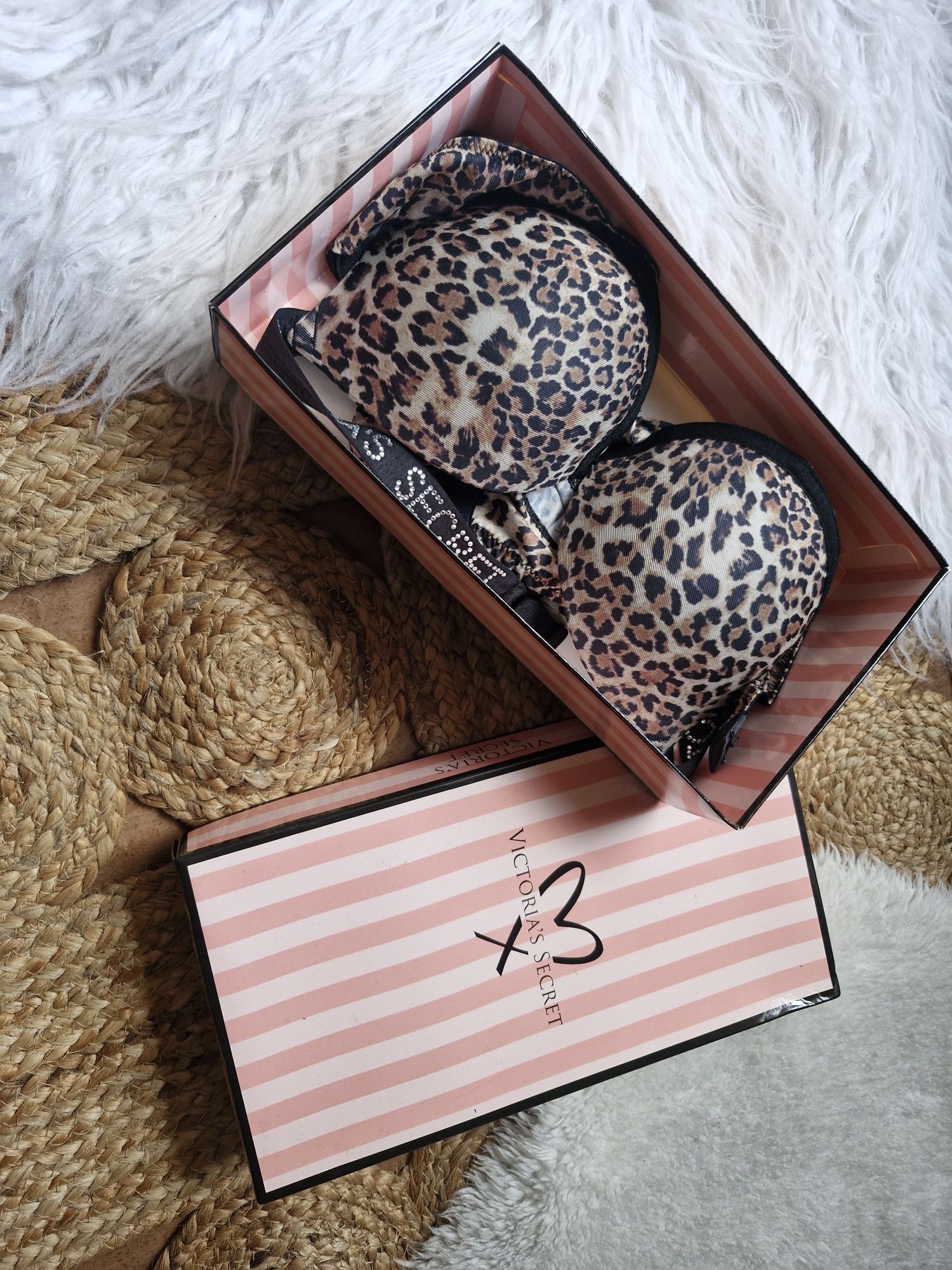 Komplet bielizny damskiej Victoria Secret s panterka biustonosz string