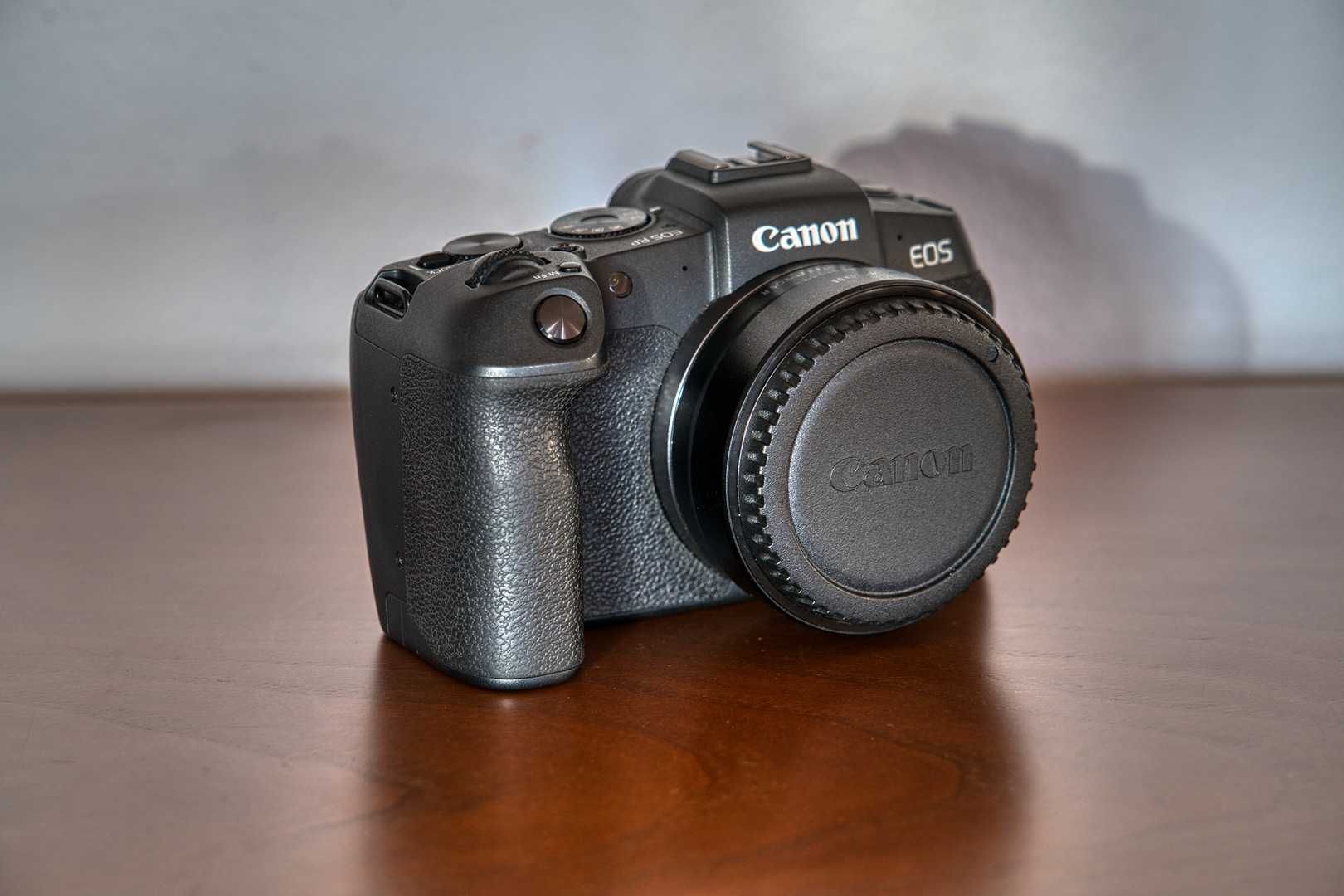 Canon EOS-RP + duas baterias originais extra